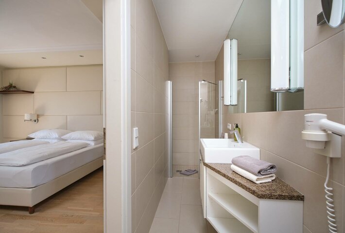 Double room Salzburger Land - with balcony by the lake