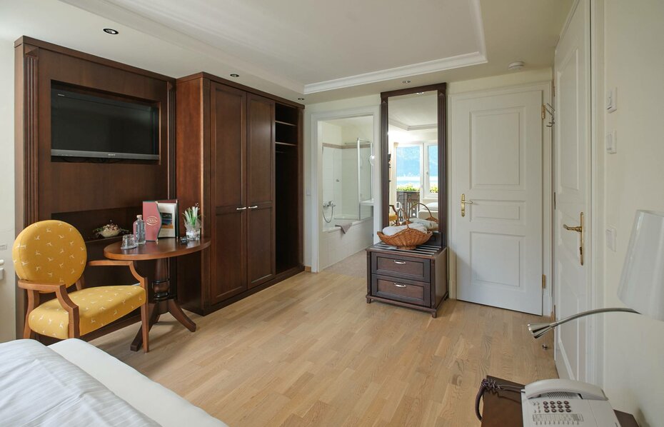 Single room at lake Wolfgangsee - with balcony Single room at lake Wolfgangsee - with balcony