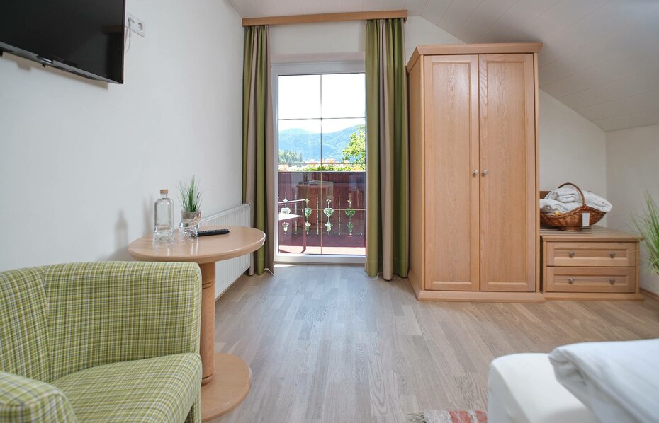 Single room at lake Wolfgangsee - with balcony Single room at lake Wolfgangsee - with balcony