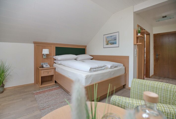 Single room at lake Wolfgangsee - with balcony