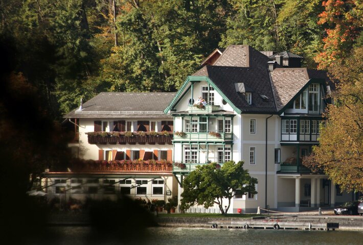 Autumn vacation at the lake, Salzkammergut, Wolfgangsee