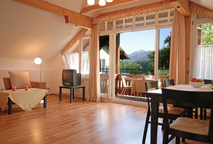 Wolfgangsee holiday apartment directly on the lake 