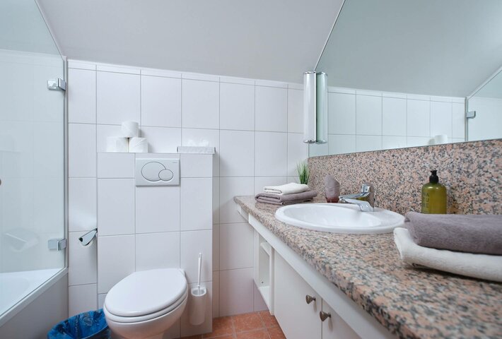 Single room at lake Wolfgangsee - with balcony